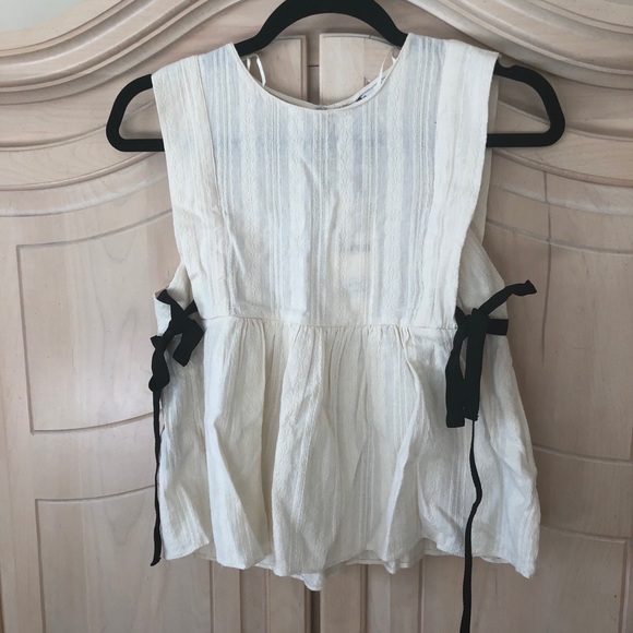 *2/$15 SALE* Zara top - Picture 1 of 3